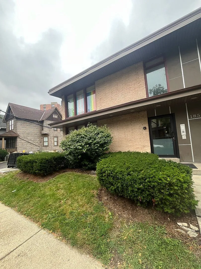 1851 N Oakland Ave (18 Unit) — Photo 1