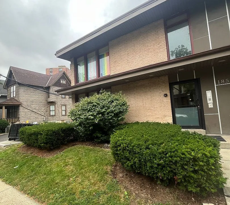 1851 N Oakland Ave (18 Unit)