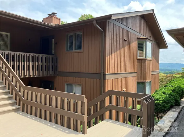 135 Bent Tree Dr #4, Laurel Park, NC 28739