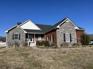 423 Pruett Rd, Dickson, TN 37055
