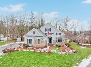11 Canton Mdw, Fairport, NY 14450