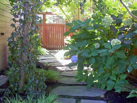 5th image of 1823 41st St NW