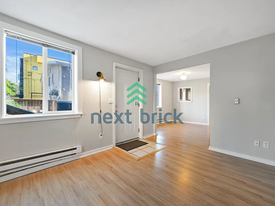 2243 14th Ave W #B