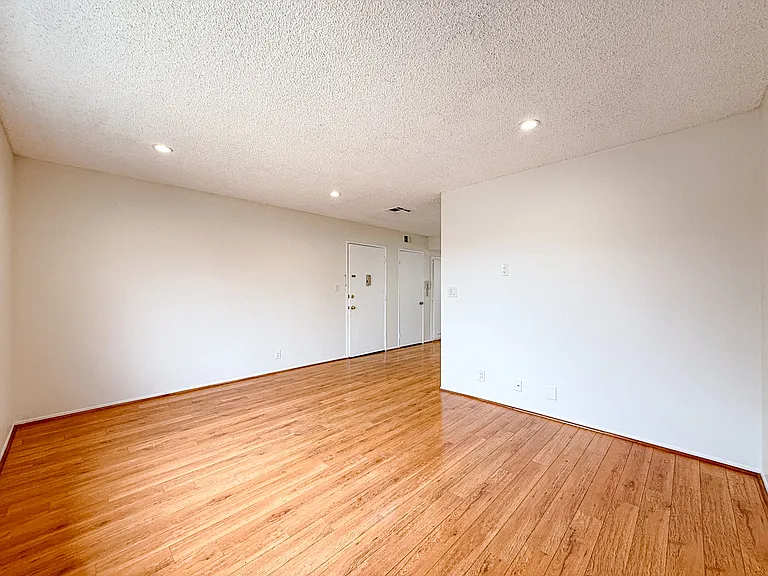 909 Orange Grove Ave #6 — Photo 7