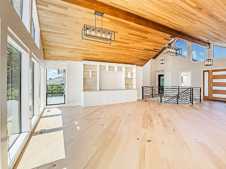 4634 Lighthouse Dr NE — Photo 38