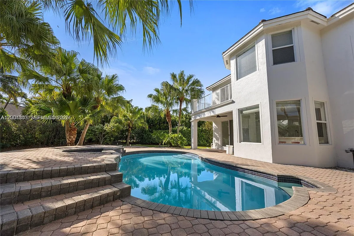 Building Photo - 16449 SW 84th Pl