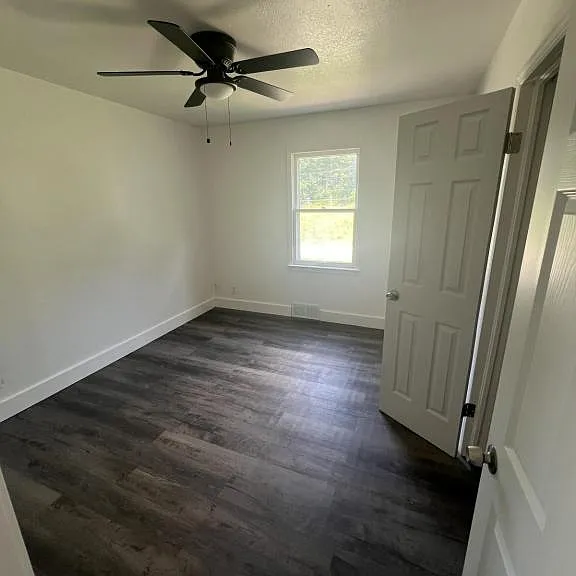 856 Walnut St — Photo 4