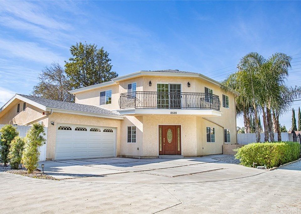 1st image of 8528 N Vanalden Ave