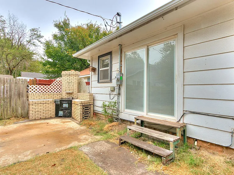 625 W Dewey St — Photo 34