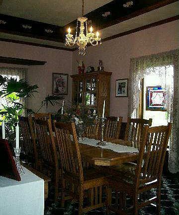 3rd image of 35 Bayhill Dr