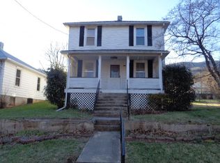 1407 Cardinal Dr, Selma, VA 24474
