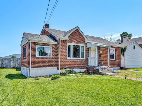 4713 Delray St NW, Roanoke, VA 24012