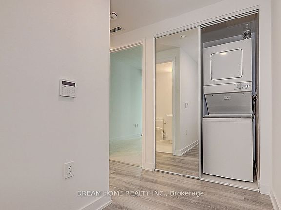 4th image of 238 Simcoe St #1608