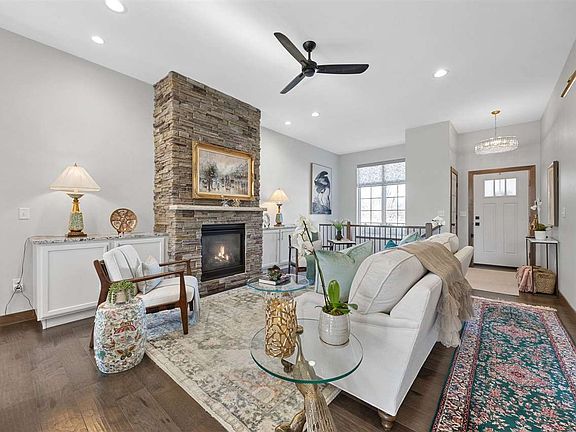 2nd image of 1307 High Country Pl