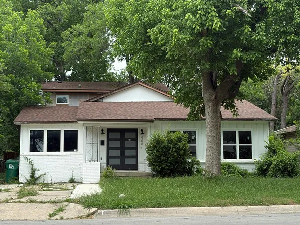 908 Crescent St, Denton, TX 76201