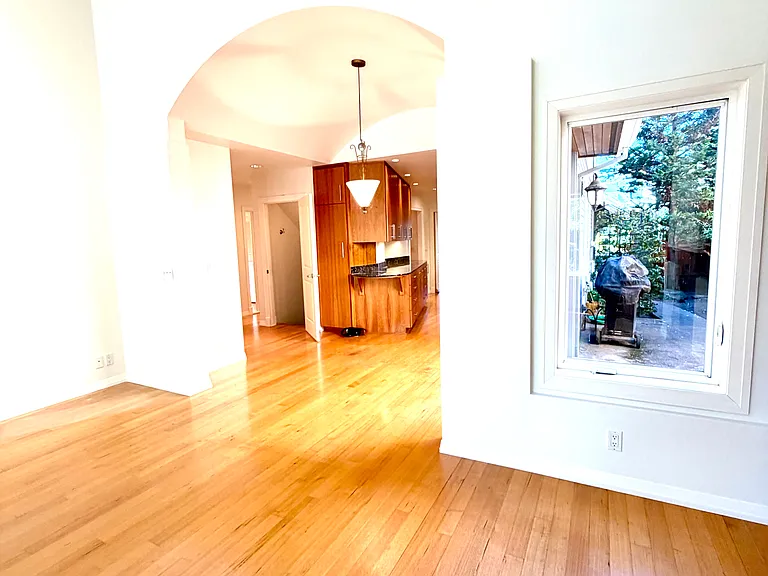 172 Middlecrest Rd — Photo 16