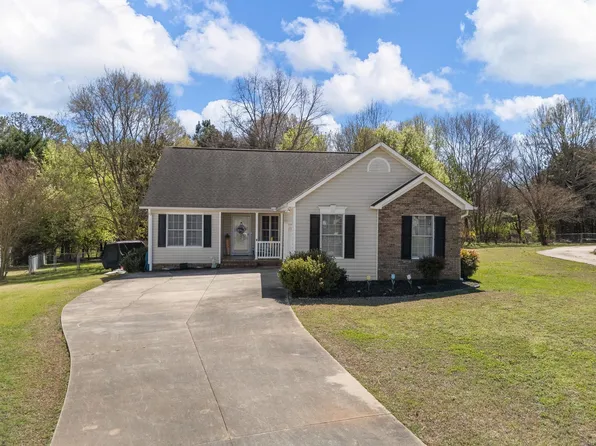 139 Cherrywood Rd, Woodruff, SC 29388