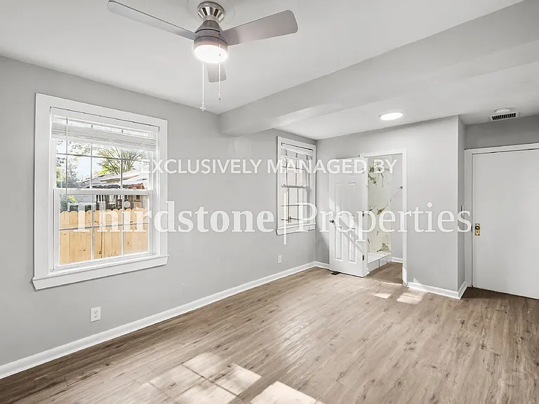 5204 Astral St — Photo 7