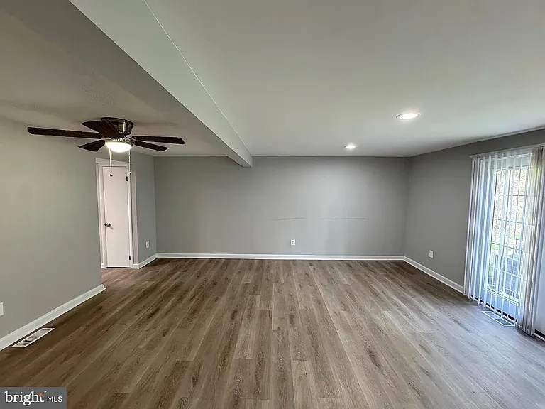 9226 Throgmorton Rd — Photo 10