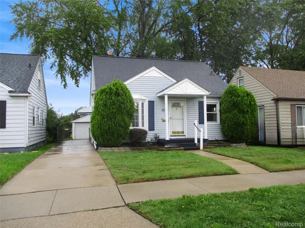17771 Wexford St, Roseville, MI 48066
