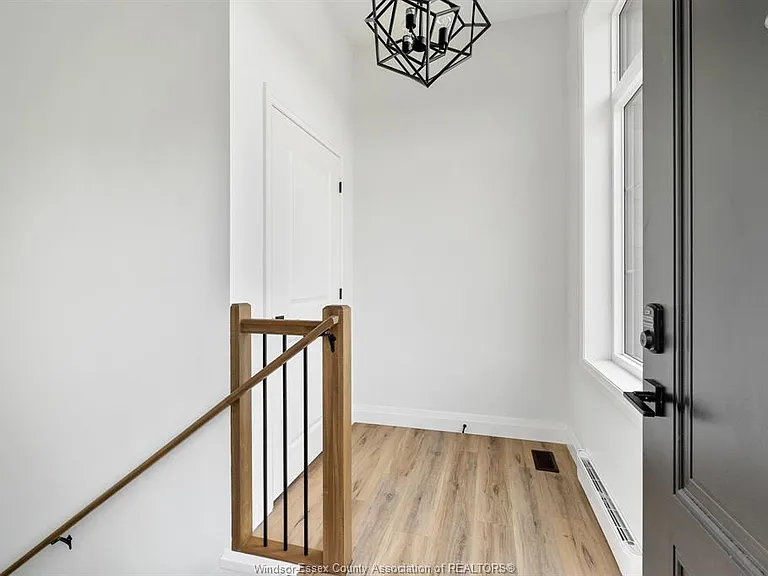 154 McLellan Ave #B — Photo 3