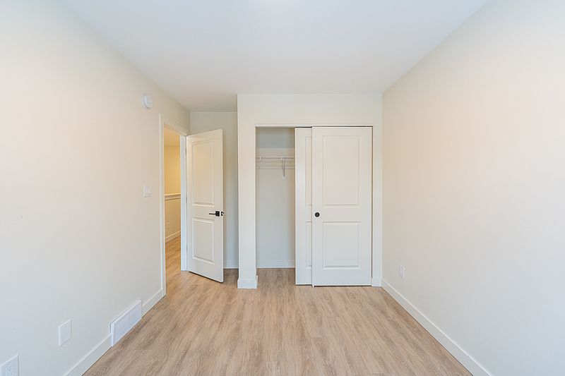 Winnipeg Apartment for rent - 3 Bedrooms — photo 22