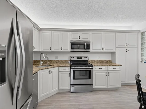 5275 Europa Drive #H, Boynton Beach, FL 33437