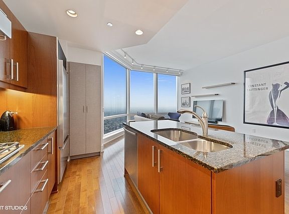 4th image of 401 N Wabash Ave Unit 79G