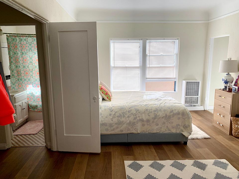 1st image of 601 S Detroit St #206