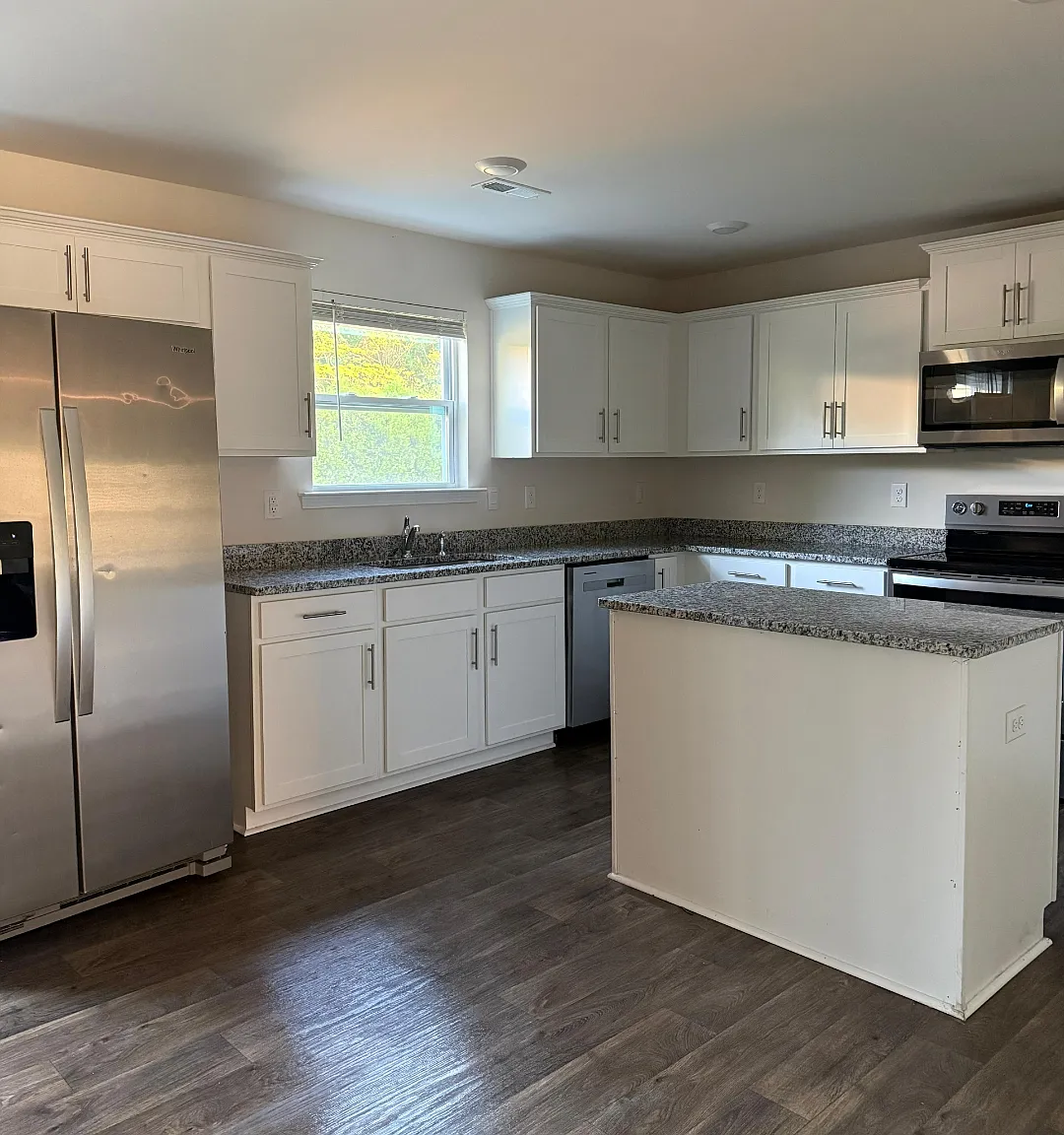 3 bed, 1704 sqft, $2,190 — Photo 3
