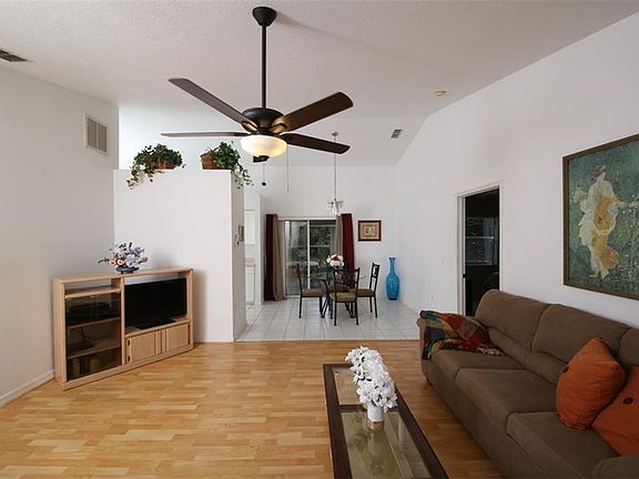 5th image of 2778 Cerullo St