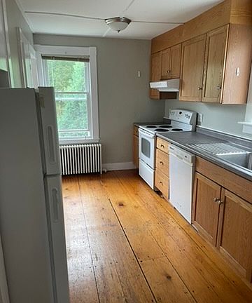 4th image of 8 Holbrook Ct