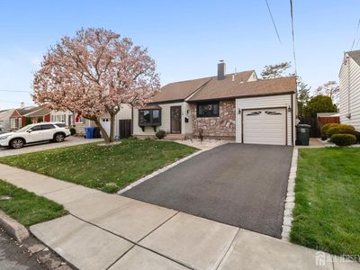 11 McKinley Ave, Colonia, NJ, 07067