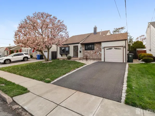 11 McKinley Ave, Colonia, NJ 07067