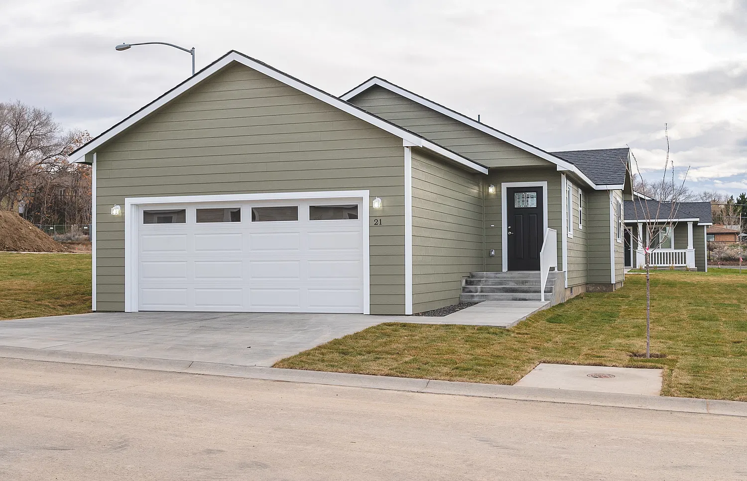 3 bed, 1669 sqft, $1,742 — Photo 1
