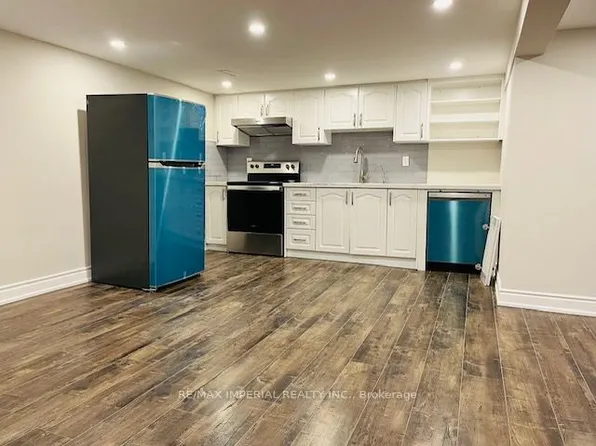 31 Knowles Cres, Aurora, ON