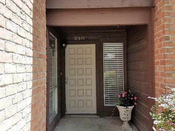 2nd image of 2311 Broadlawn Dr
