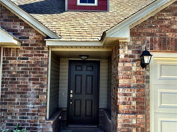 3rd image of 9224 NW 70th St