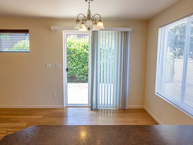 13310 NE 51st St — Photo 11