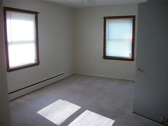 5th image of 315 S Pine St