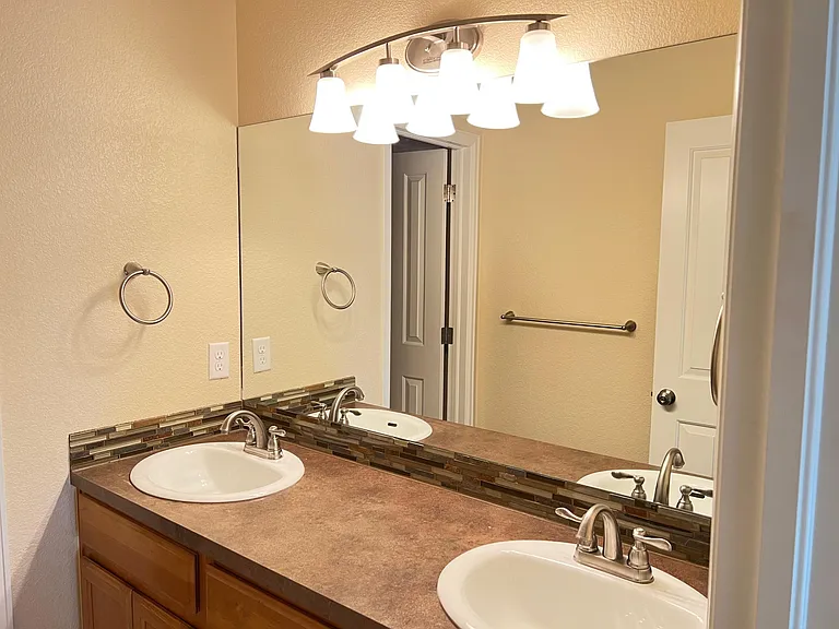 2nd upstairs bathroom