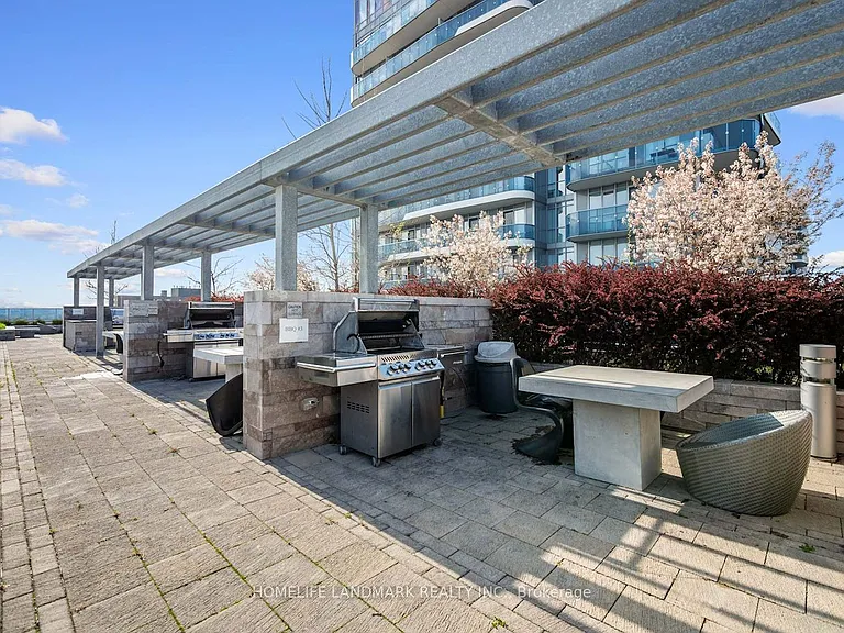 9471 Yonge St #745 — Photo 5