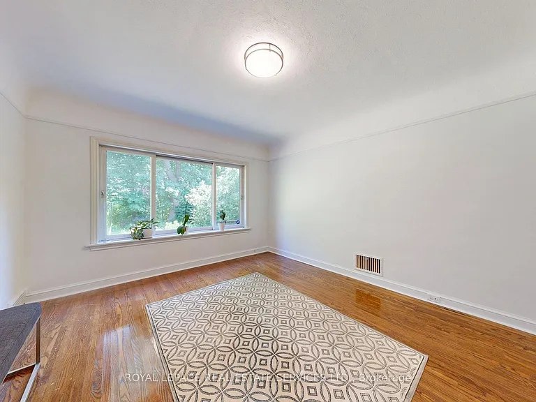 31 Burnhamthorpe Park Blvd — Photo 12