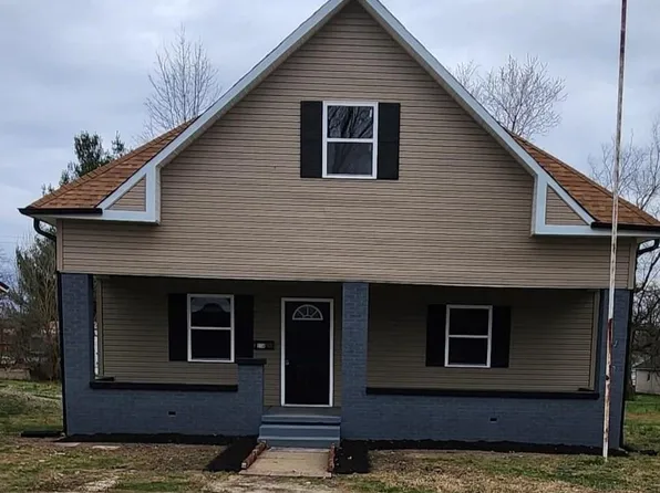 114 S Lincoln Ave, Oakland City, IN 47660