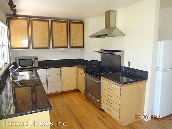 4th image of 7828 SW Greenwood Dr
