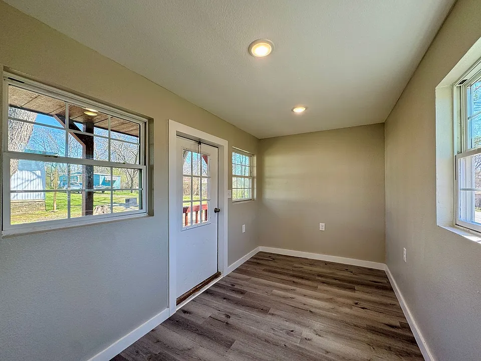 507-513 Ferrell Edith #1295-1280