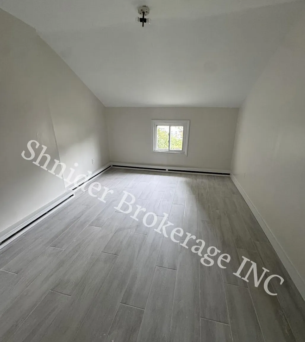 4 bed, 1200 sqft, $2,799 — Photo 3