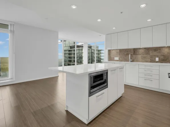 6700 Dunblane Ave #2901, Burnaby, BC V5H 0J3