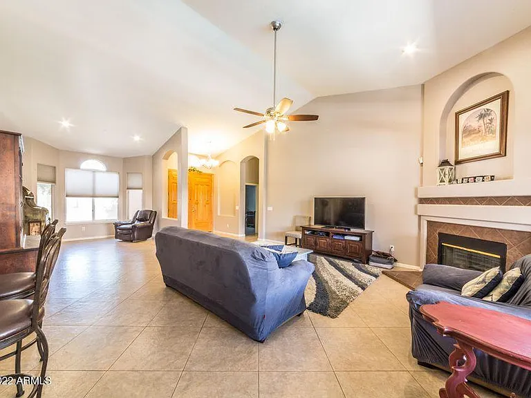 13352 W Alvarado Dr — Photo 10