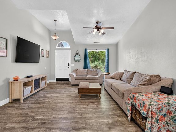 5th image of 550 W Diagonal St #7